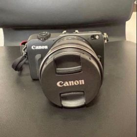 Canon EOS M2 ミラーレス一眼 充電器&フラッシュ付