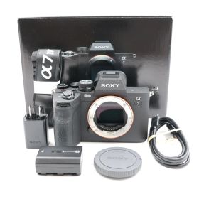 ■シャッター数3948枚！新品同様■ SONY α7IV ボディ ブラック ILCE-7M4 ミラーレス一眼カメラ ソニー