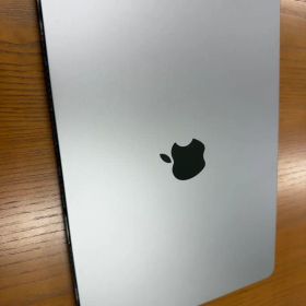 MacBook Air 13インチ M3 2024 16GB SSD512 GB