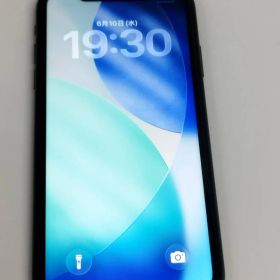 【SIMフリー】iPhone 11/A2221/128GB/ブラック〈MWM02J/A〉