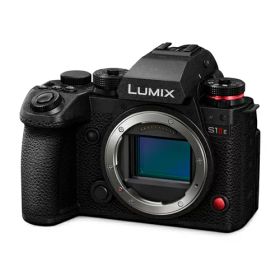 【今なら5年延長保証加入が無料】パナソニック【Panasonic】デジタル一眼カメラ ボディ LUMIX ルミックス ブラック スマホアプリ対応 DC-S1M2ES【約2420万画素】