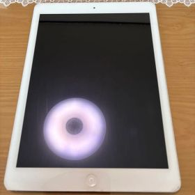 Apple iPad Air 16GB 本体 シルバー