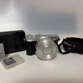 Nikon 1 J5