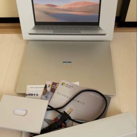 Microsoft Surface Laptop Go 日本語キーボード