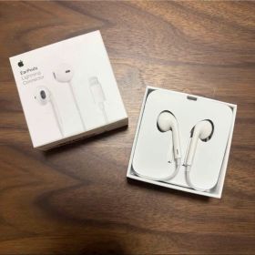 Apple EarPods with Lightning