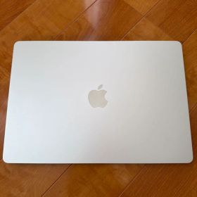 美品 MacBook Air M2 15インチ シルバー 2023