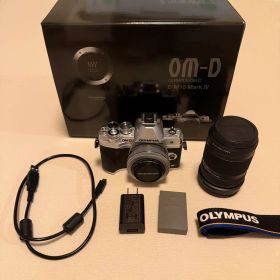 OLYMPUS OM-D E-M10 Mark IV ダブルズームキット