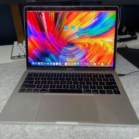 Apple MacBook Pro 13-inch 2017 本体