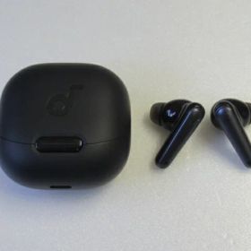 【中古品】Anker Soundcore Liberty 4 NC A3947 アンカー サウンドコア ワイヤレスイヤホン ブラック 送料無料！
