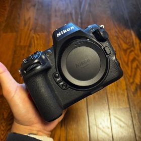 Nikon Z8 ボディ - 付属品完備・動作良好