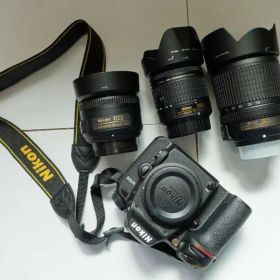 Nikon D7500デジタル一眼レフカメラ本体とレンズ3本