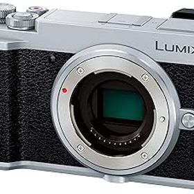 【中古】パナソニック ミラーレス一眼カメラ ルミックス GX7MK3 ボディ シルバー DC-GX7MK3-S