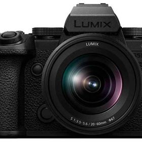 【中古】パナソニック(Panasonic) フルサイズミラーレス一眼カメラ S5M2XK 標準ズームレンズキット ブラック DC-S5M2XK
