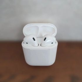 AirPods (第1世代) ホワイト 本体 AirPods 第1世代 MMEF2J/A 新品 1,799円 中古 1,580円 | ネット最安値