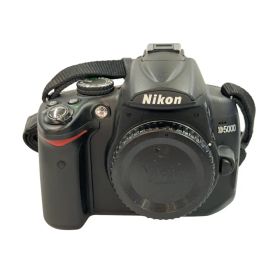 【10%OFFクーポン！6/21まで】訳あり ニコン デジタル一眼レフカメラ D5000 ダブルズームキット Nikon