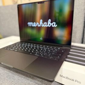 美品 MacBook Pro M3Pro メモリ18GB/SSD512GB