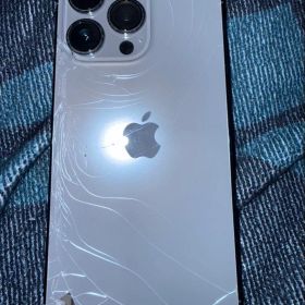 Apple iPhone 13 Pro 本体