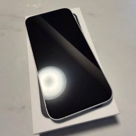 Apple iPhone 16E本体 ホワイト