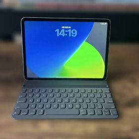 ⭐️美品⭐️iPad pro 11インチ 1ST 純正キーボード付き