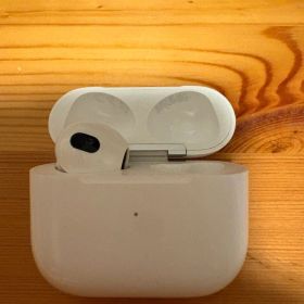 Apple AirPods 第3世代 本体 ケース付き（下のみ）