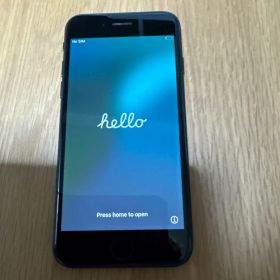 Apple iPhone SE第3世代 ブラック 本体