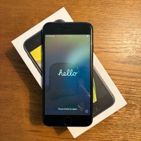 Apple iPhone SE 128GB 本体