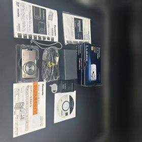 美品 Panasonic LUMIX DMC-FX700 ゴールド 動作確認済