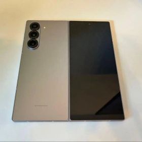 美品 Galaxy Z Fold6 シルバー 256GB docomoフリー