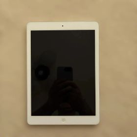 iPad air 初代(2013年)Wifiモデル MD788LL/A 16GB