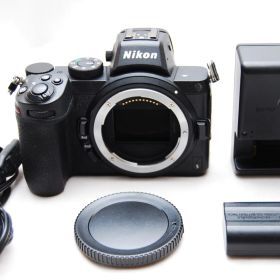 ★美品 Nikon ミラーレス一眼カメラ Z5 ボディ ブラック ニコン