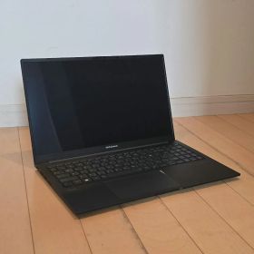 ASUS Zenbook15 OLED【箱，付属品あり】