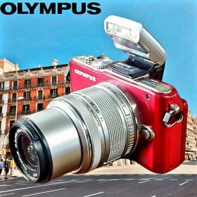 ☆OLYMPUSミラーレスカメラ『PEN LITE E-PL3』付属品セット☆