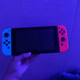 Nintendo Switch 本体 ネオンブルー ネオンレッド