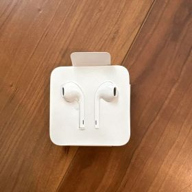 Apple EarPods with Lightning Connector