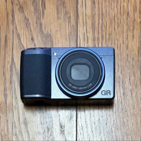 RICOH GR IIIx デジタルカメラ 本体　中古 RICOH GR IIIx 新品 185,700円 中古 185,000円 | ネット最安値の価格