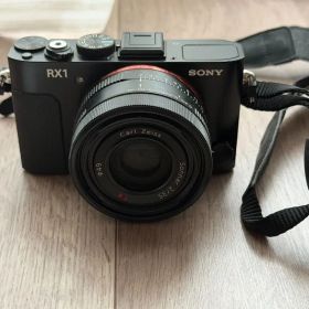 SONY Cyber-shot DSC-RX1 本体