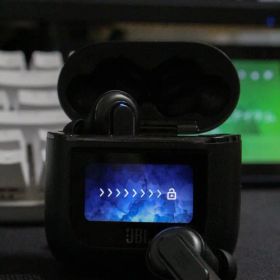 JBL TOUR PRO 2 ワイヤレスイヤホン 本体