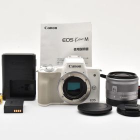 【返品保証】★美品★キヤノン Canon EOS Kiss M レンズキット 15-45mm ホワイト★ L501#8231