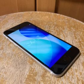 【超美品】Apple iPhone SE 第3世代 64GB ホワイト 本体