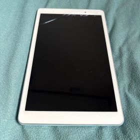 au Qua tab QZ8 本体