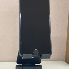 iPhone SE第3世代 64GB 010