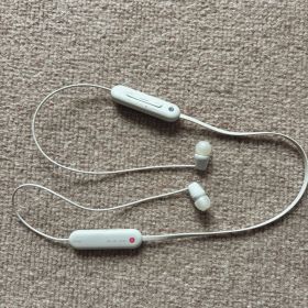 ワイヤレスイヤホン SONY WI-C100