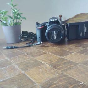 NikonD5500 デジタル一眼レフカメラ 本体 ストラップ 充電器セット