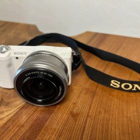 SONY α5100 ミラーレス一眼カメラ（ホワイト）