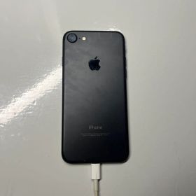 Apple iPhone 7 ブラック 本体