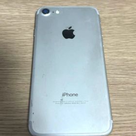 iPhone 7 シルバー 本体 32GB SIMロック解除済み