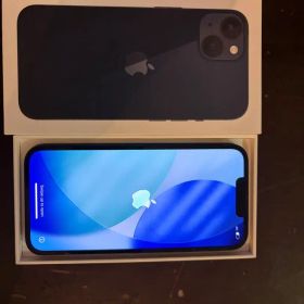 Apple iPhone 13 128GB SIMフリー 初期化済み