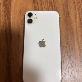 Apple iPhone 11 ホワイト 本体