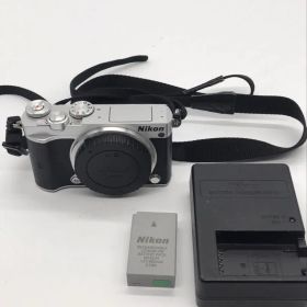ニコン 1 J5 ボディ 動作良好 シルバー