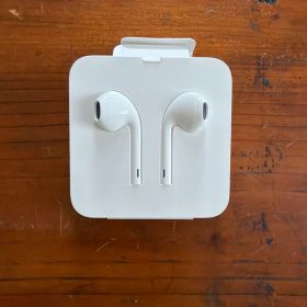 Apple EarPods with Lightning Connector